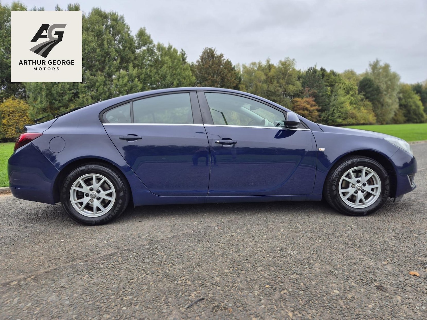 Used Vauxhall Insignia 2015 for sale - 76290607: Photo 2