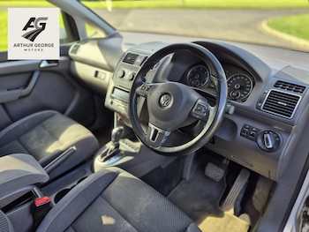 Used Volkswagen Touran 2014 for sale - 78565343: Photo