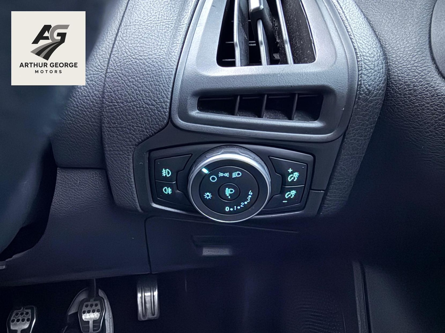 Used Ford Focus 2015 for sale - 76418692: Photo 11