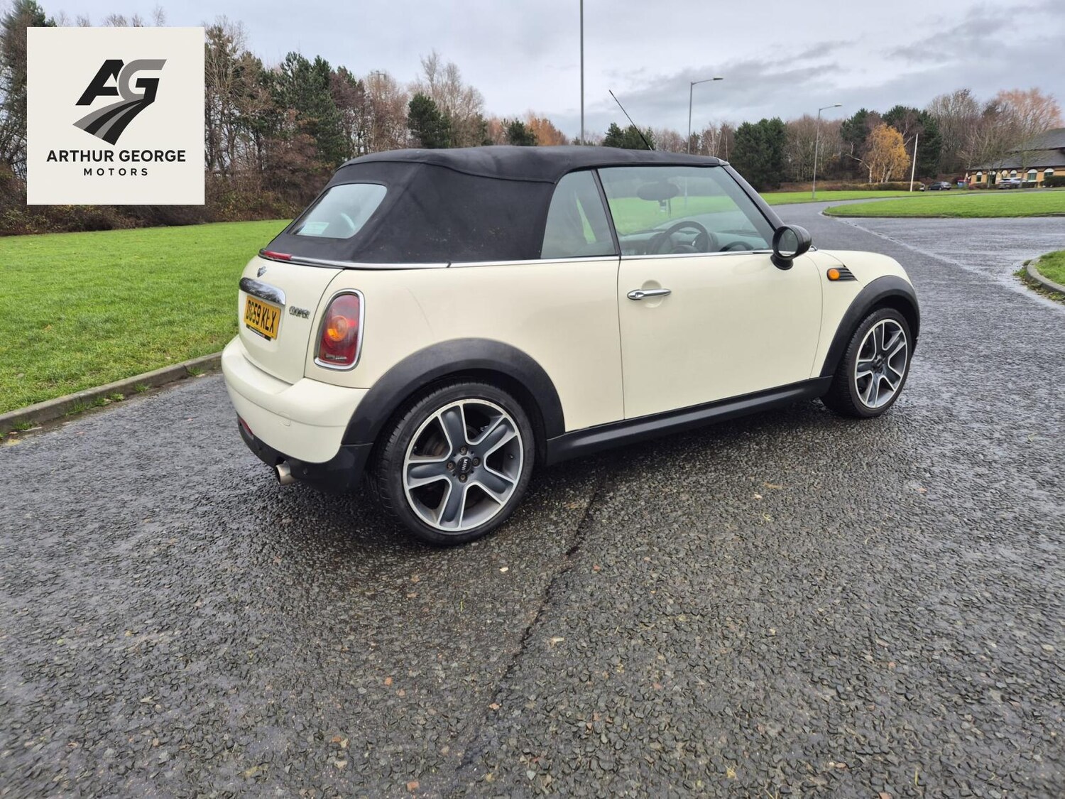 Used MINI Convertible 2009 for sale - 76922272: Photo 11