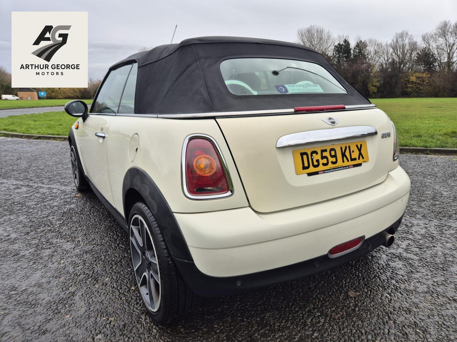 Used MINI Convertible 2009 for sale - 76922272: Photo 15