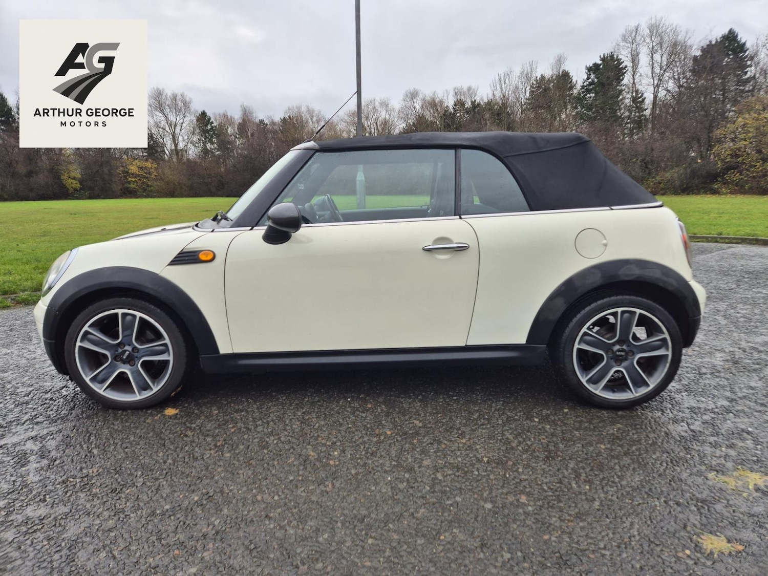 Used MINI Convertible 2009 for sale - 76922272: Photo 17