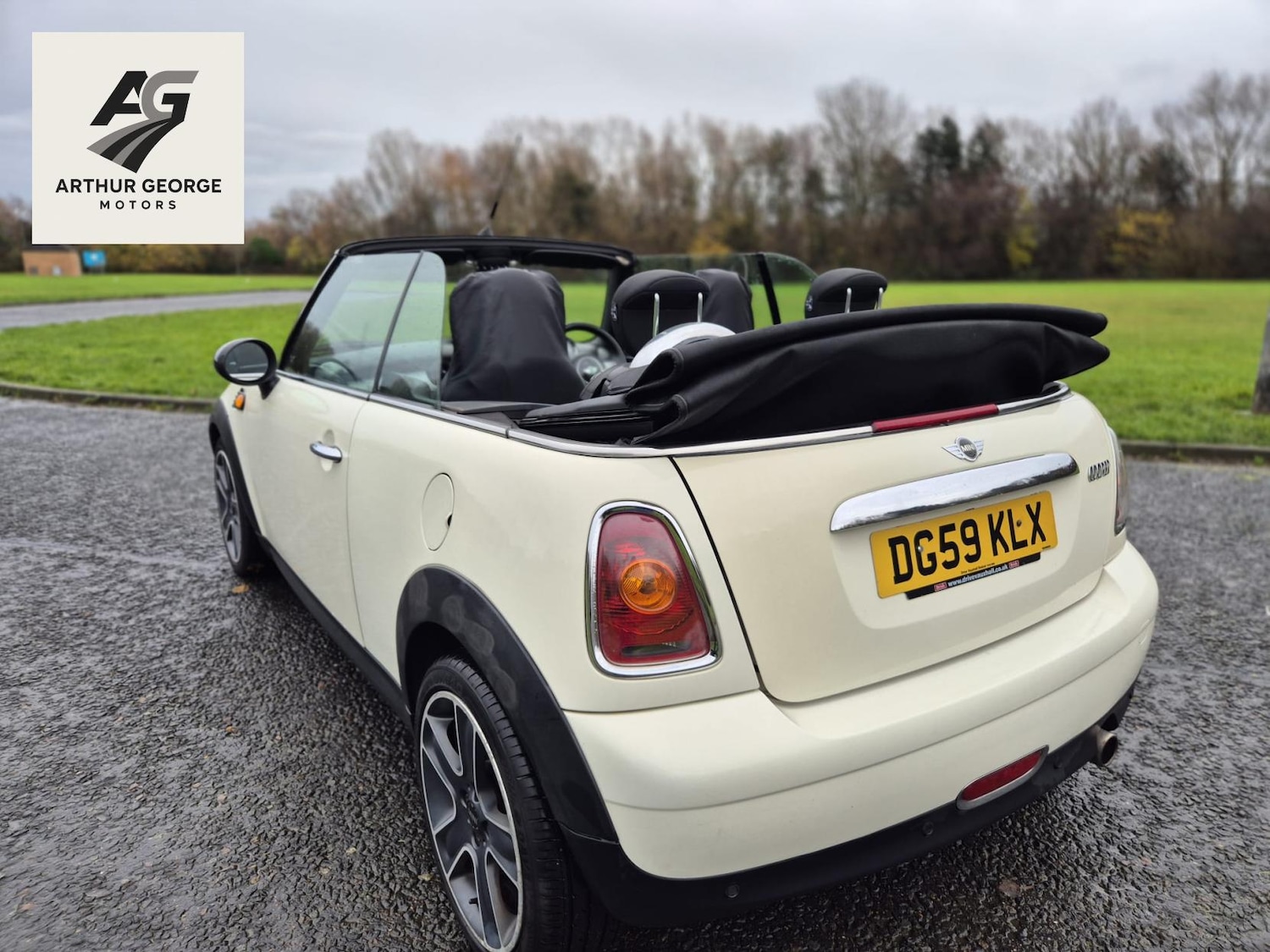 Used MINI Convertible 2009 for sale - 76922272: Photo 23