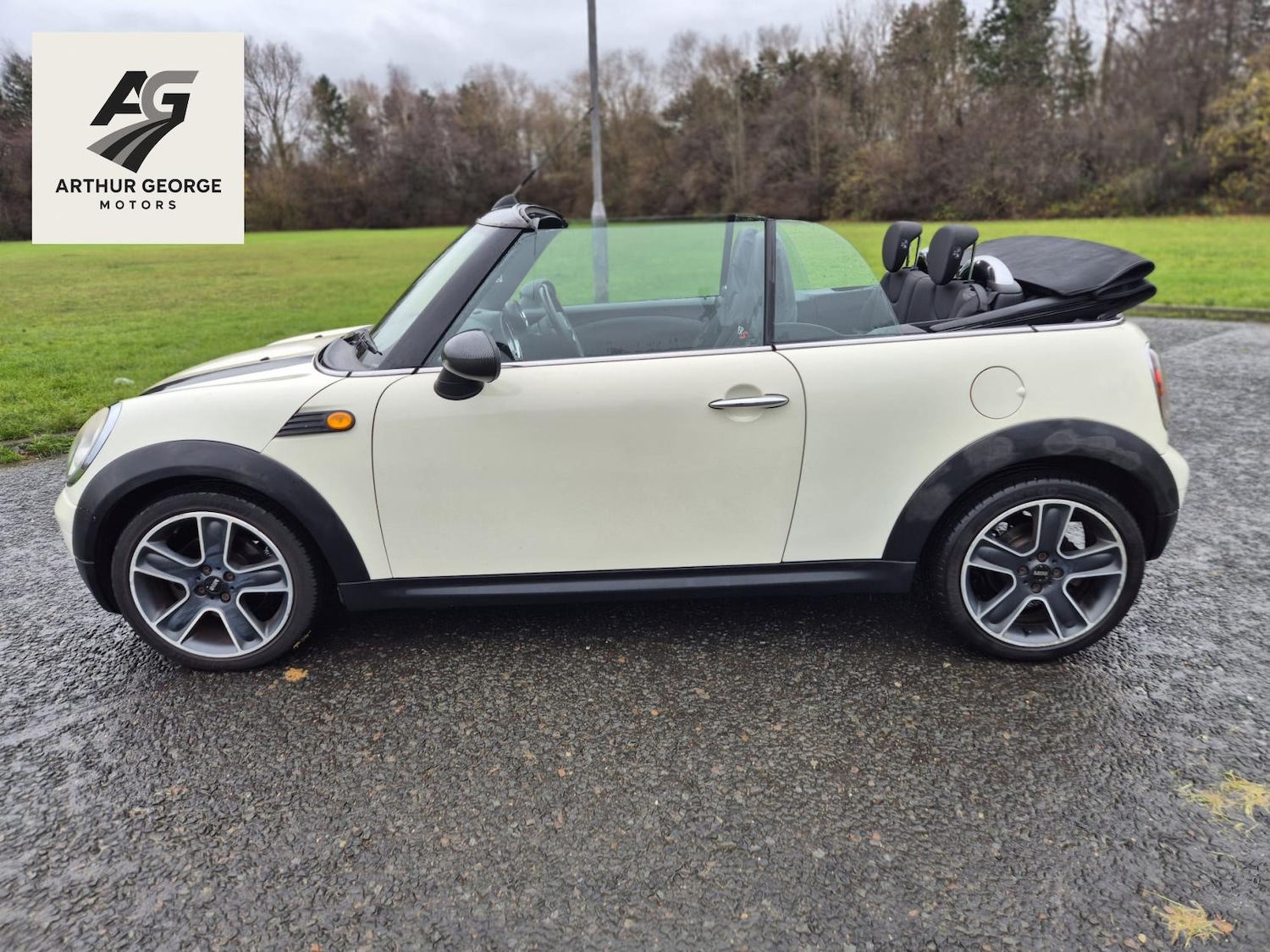 Used MINI Convertible 2009 for sale - 76922272: Photo 24
