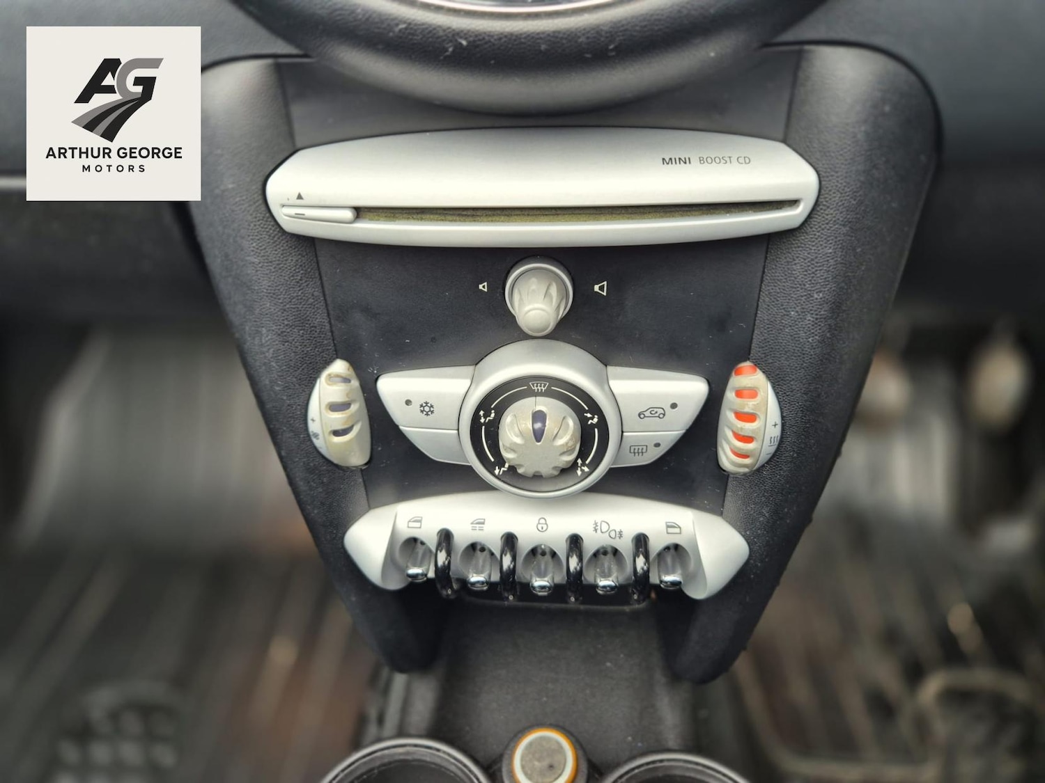 Used MINI Convertible 2009 for sale - 76922272: Photo 36