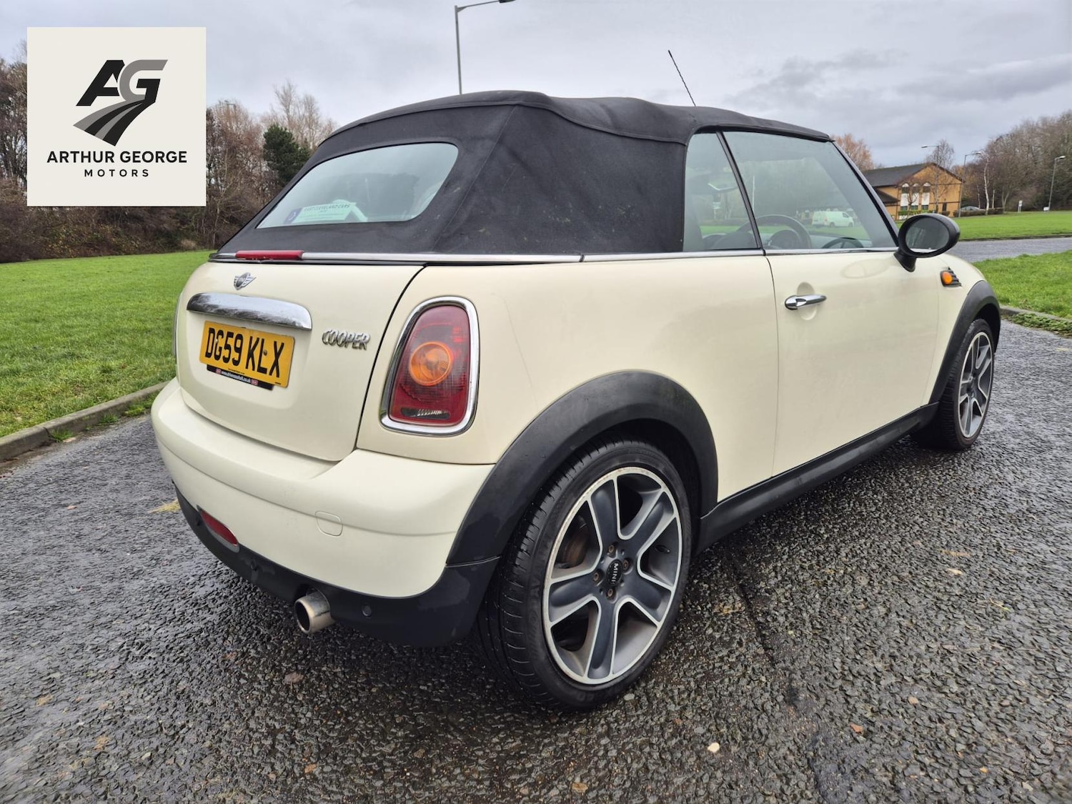 Used MINI Convertible 2009 for sale - 76922272: Photo 9