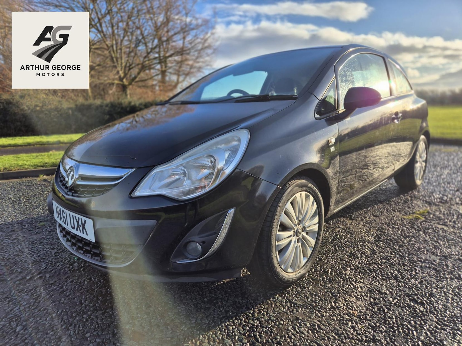 Used Vauxhall Corsa 2011 for sale - 77201711: Photo 2