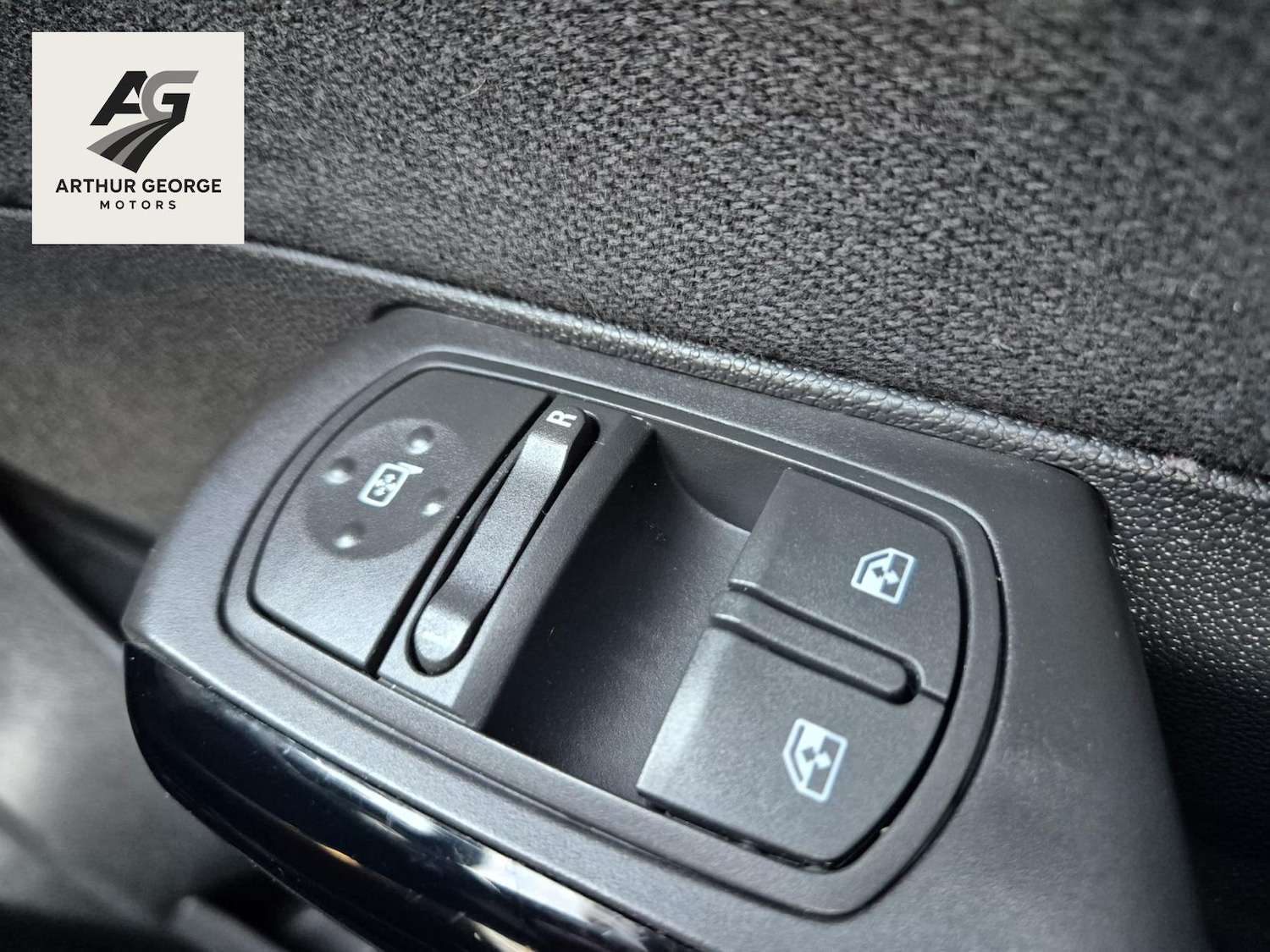 Used Vauxhall Corsa 2011 for sale - 77201711: Photo 24