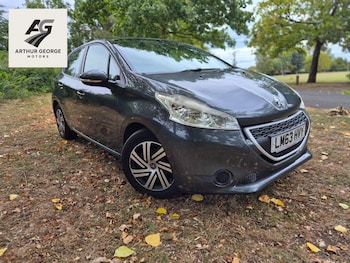 Peugeot - 208