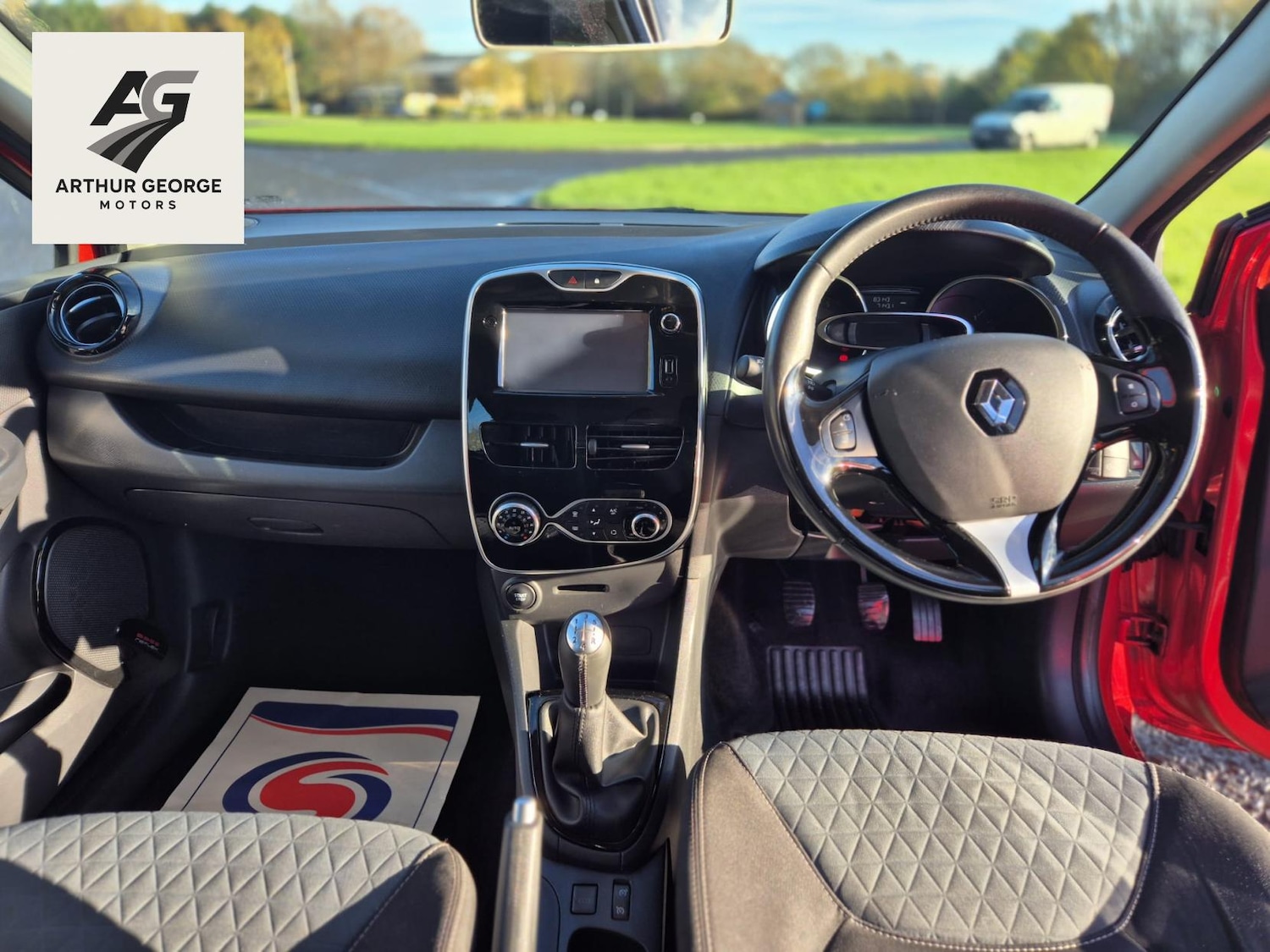 Used Renault Clio 2015 for sale - 76643868: Photo 23