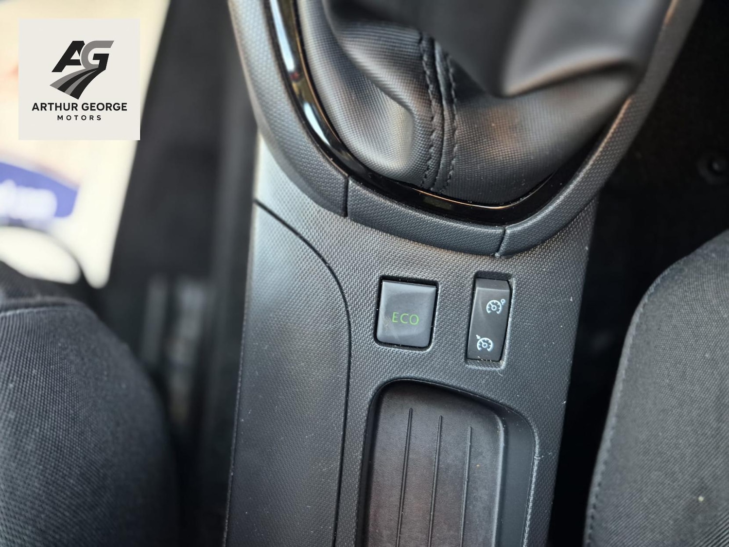 Used Renault Clio 2015 for sale - 76643868: Photo 28