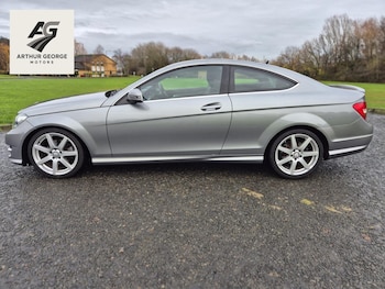 Used Mercedes-Benz C Class 2015 for sale - 76922280: Photo