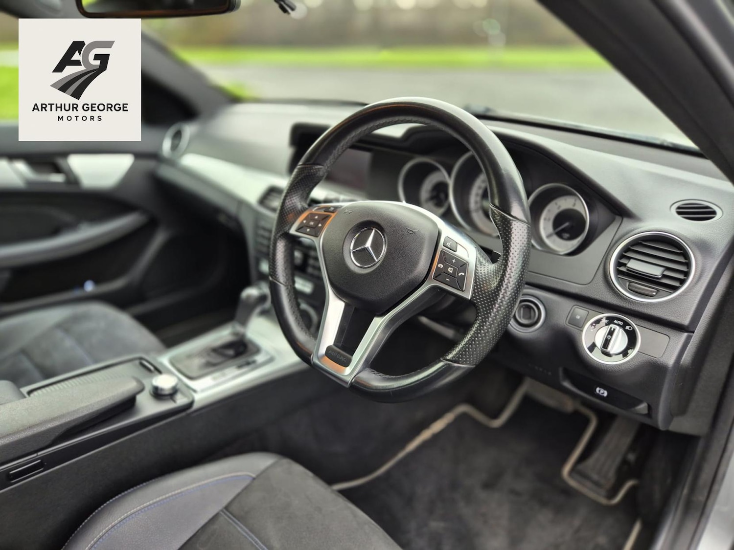 Used Mercedes-Benz C Class 2015 for sale - 76922280: Photo 4