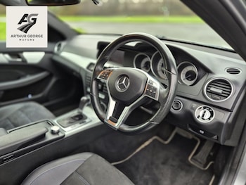 Used Mercedes-Benz C Class 2015 for sale - 76922280: Photo