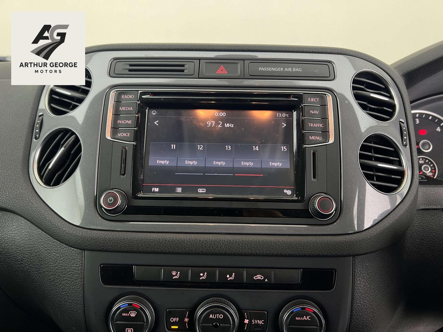 Used Volkswagen Tiguan 2015 for sale - 77918182: Photo 10