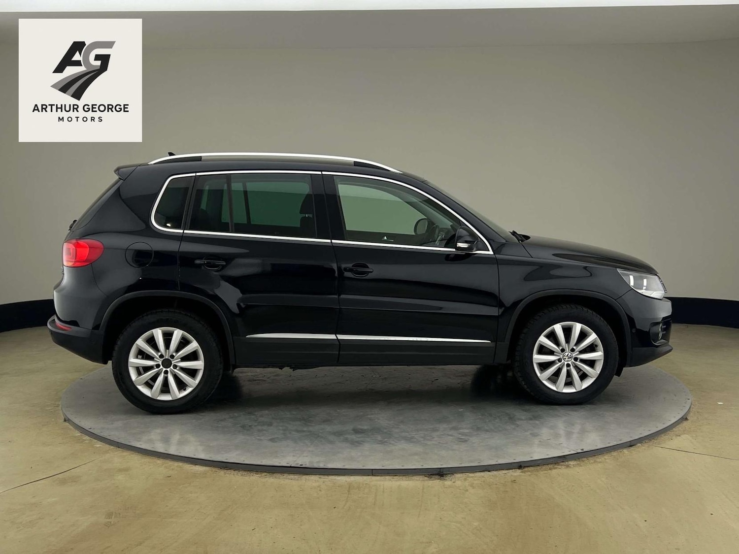 Used Volkswagen Tiguan 2015 for sale - 77918182: Photo 6