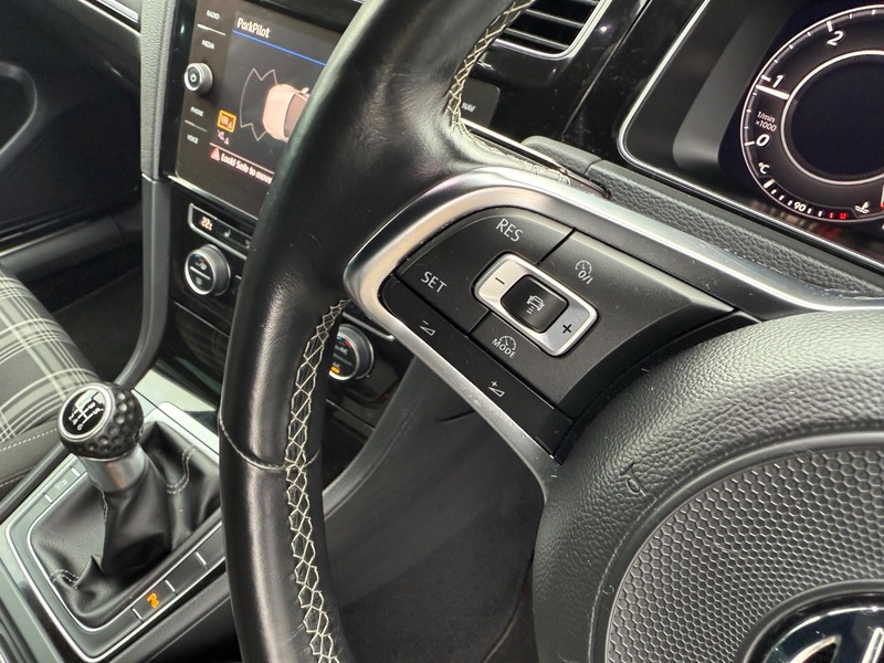 Used Volkswagen Golf 2017 for sale - 77452689: Photo 11