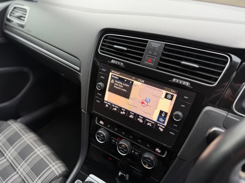 Used Volkswagen Golf 2017 for sale - 77452689: Photo 14