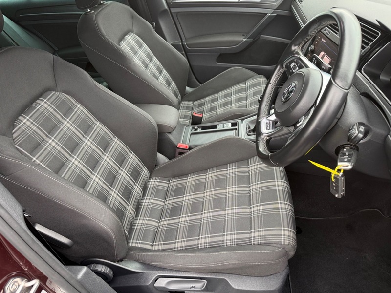 Used Volkswagen Golf 2017 for sale - 77452689: Photo 9