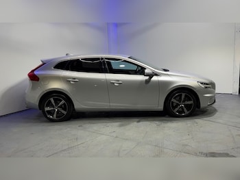 Used Volvo V40 2017 for sale - 78288992: Photo