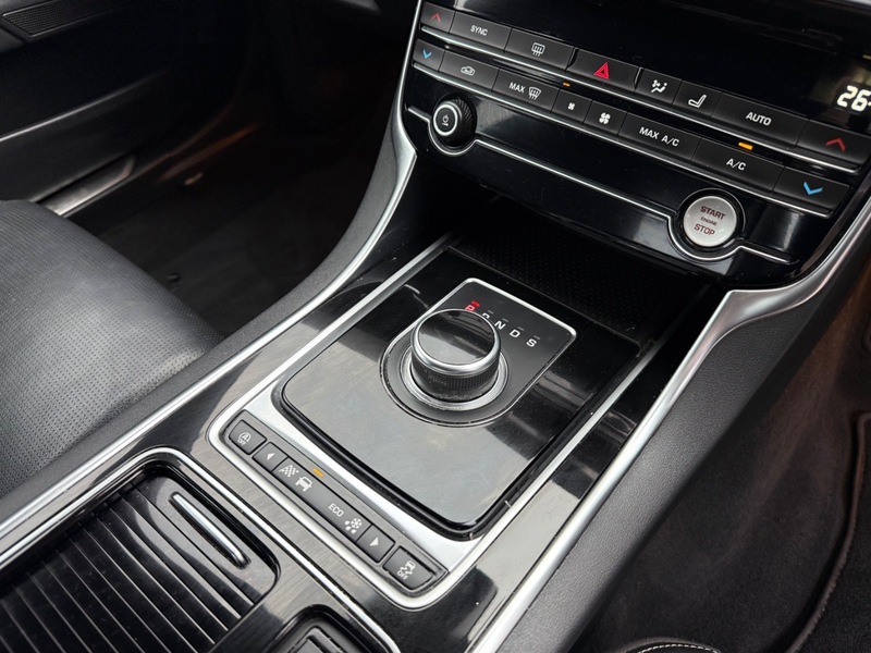 Used Jaguar XE 2019 for sale - 77452705: Photo 15