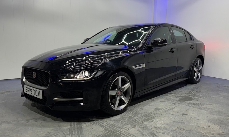 Used Jaguar XE 2019 for sale - 77452705: Photo 3