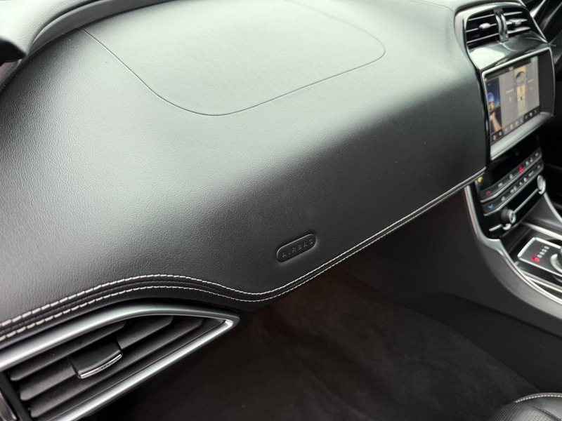 Used Jaguar XE 2019 for sale - 77452705: Photo 31