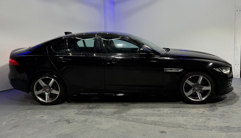 Used Jaguar XE 2019 for sale - 77452705: Photo 4