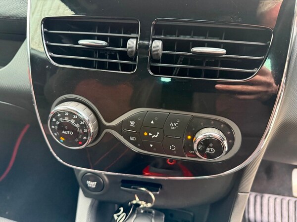 Used Renault Clio 2013 for sale - 76236335: Photo 16