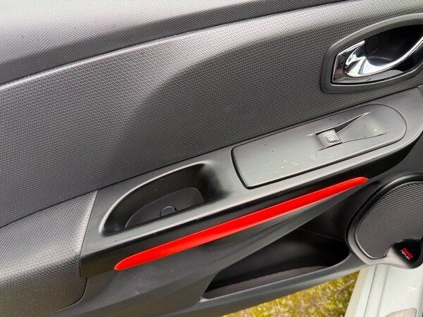 Used Renault Clio 2013 for sale - 76236335: Photo 25