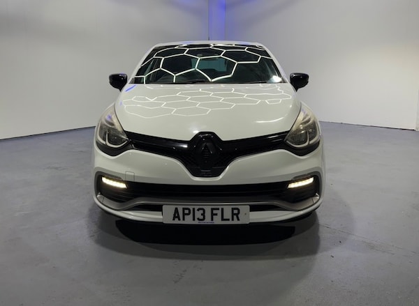 Used Renault Clio 2013 for sale - 76236335: Photo 2