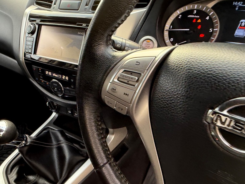 Used Nissan Navara 2018 for sale - 77162072: Photo 15