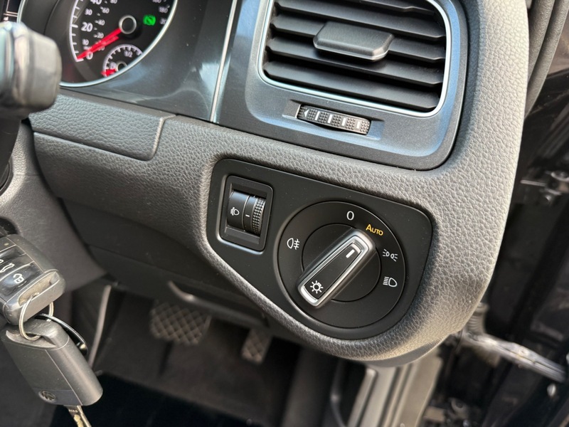 Used Volkswagen Golf 2017 for sale - 77535609: Photo 18