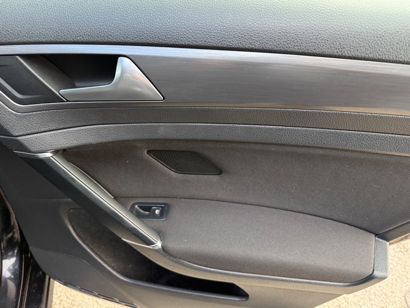 Used Volkswagen Golf 2017 for sale - 77535609: Photo 19