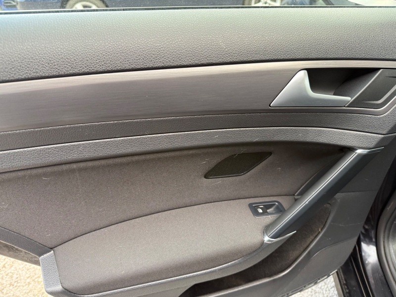 Used Volkswagen Golf 2017 for sale - 77535609: Photo 26