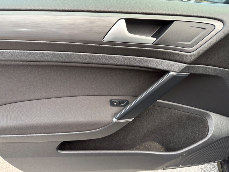 Used Volkswagen Golf 2017 for sale - 77535609: Photo 30