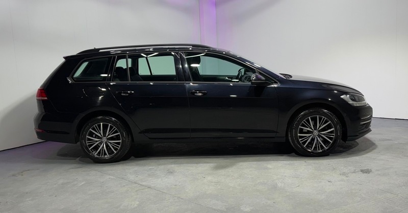 Used Volkswagen Golf 2017 for sale - 77535609: Photo 4