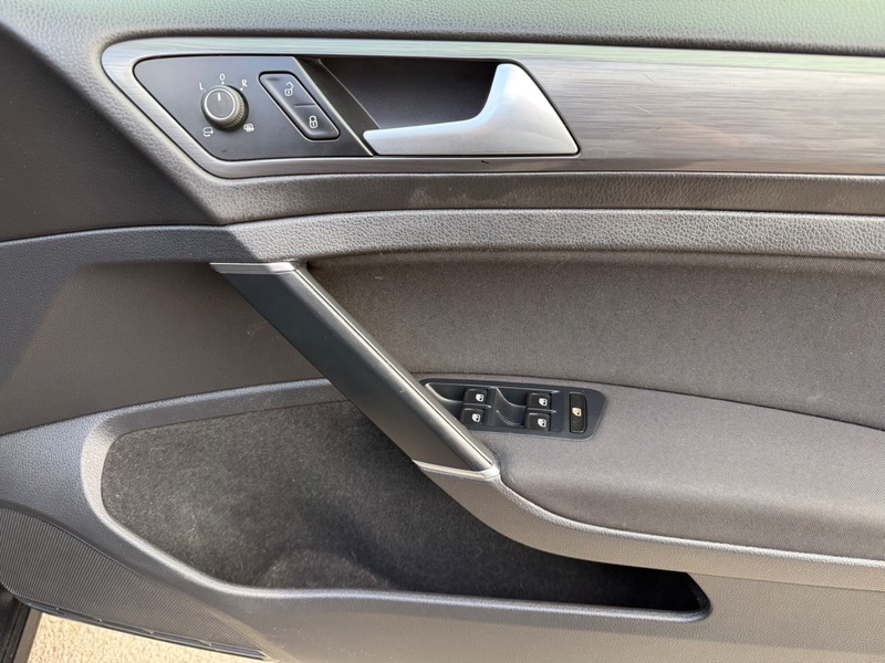 Used Volkswagen Golf 2017 for sale - 77535609: Photo 9