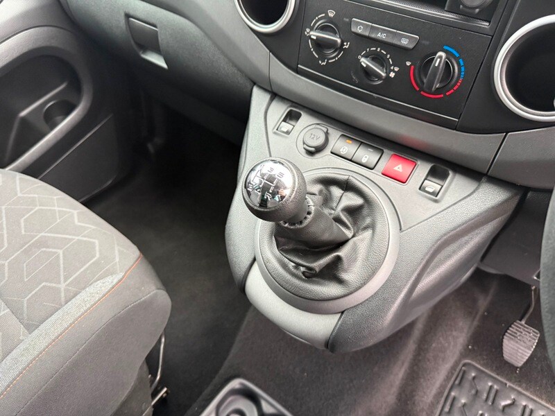 Used Peugeot Partner 2017 for sale - 76559677: Photo 13