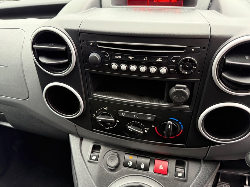 Used Peugeot Partner 2017 for sale - 76559677: Photo 14