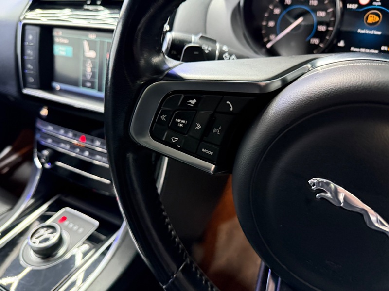 Used Jaguar XE 2017 for sale - 77213186: Photo 11