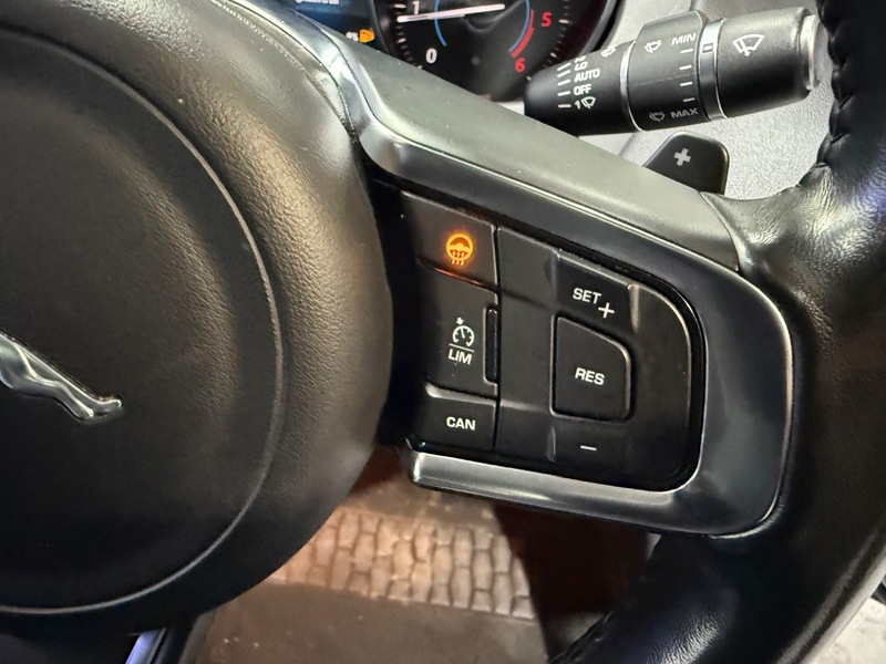 Used Jaguar XE 2017 for sale - 77213186: Photo 12