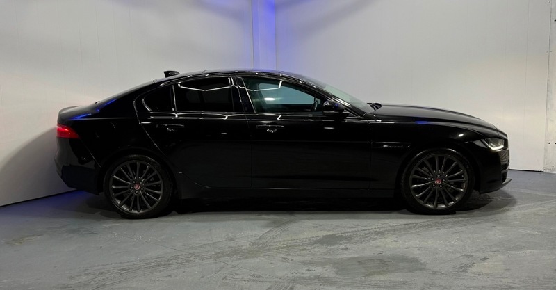 Used Jaguar XE 2017 for sale - 77213186: Photo 4