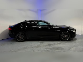 Used Jaguar XE 2017 for sale - 77213186: Photo