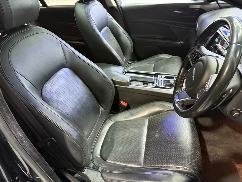 Used Jaguar XE 2017 for sale - 77213186: Photo 9