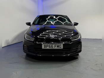 Used Volkswagen Scirocco 2016 for sale - 76304518: Photo 2