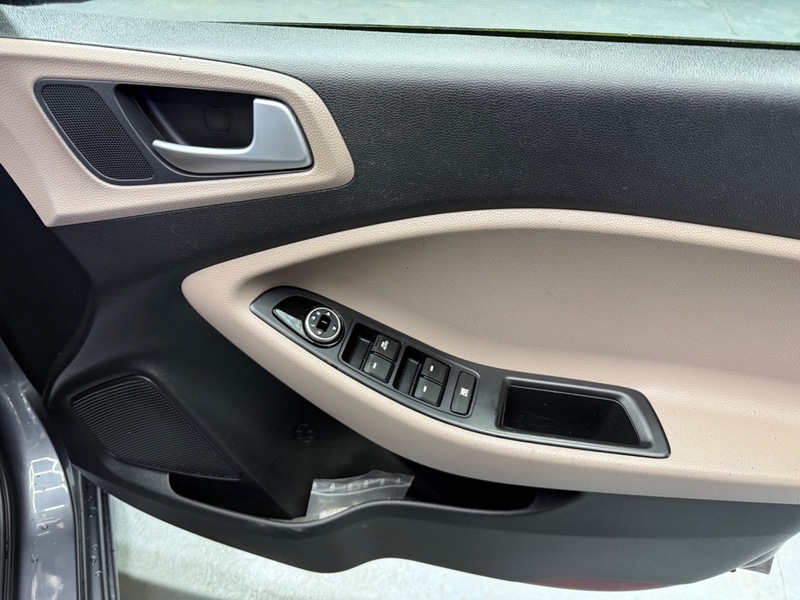 Used Hyundai i20 2015 for sale - 76836734: Photo 11