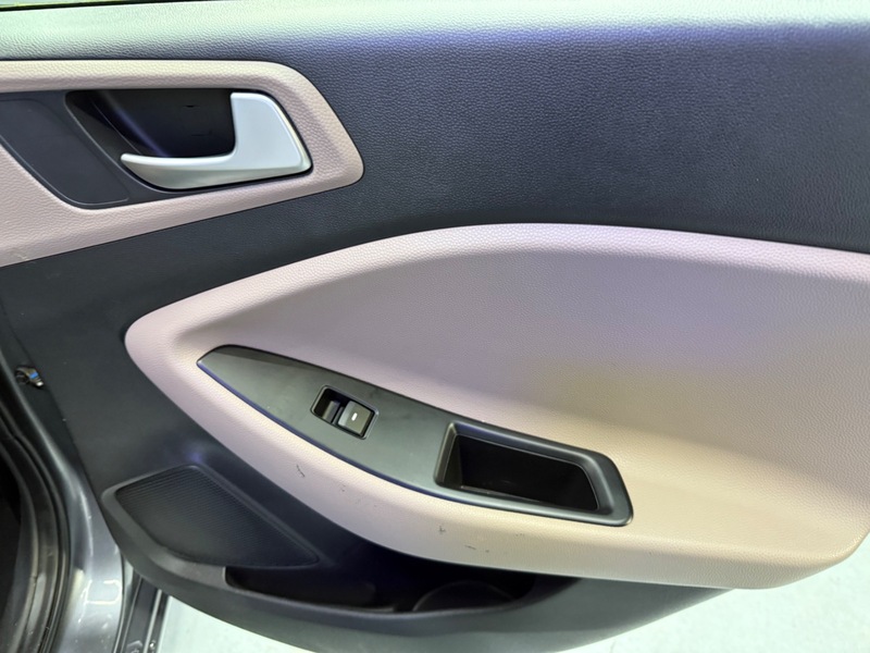 Used Hyundai i20 2015 for sale - 76836734: Photo 18