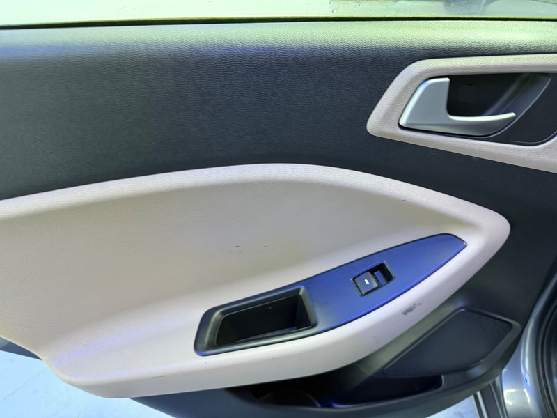 Used Hyundai i20 2015 for sale - 76836734: Photo 26