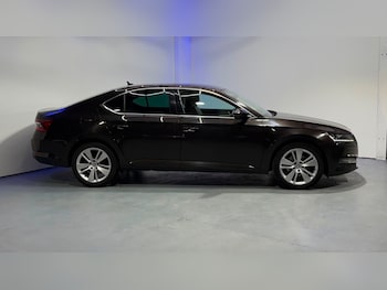 Used Skoda Superb 2020 for sale - 76185850: Photo
